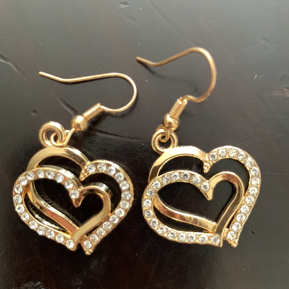 4/$20 NIP 3pc Heart Rhinestone Set - Picture 5 of 6